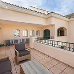 Amazing 4Br Apart. Parking, Pool, Close To The Sea