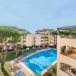 Amazing 4Br Apart. Parking, Pool, Close To The Sea