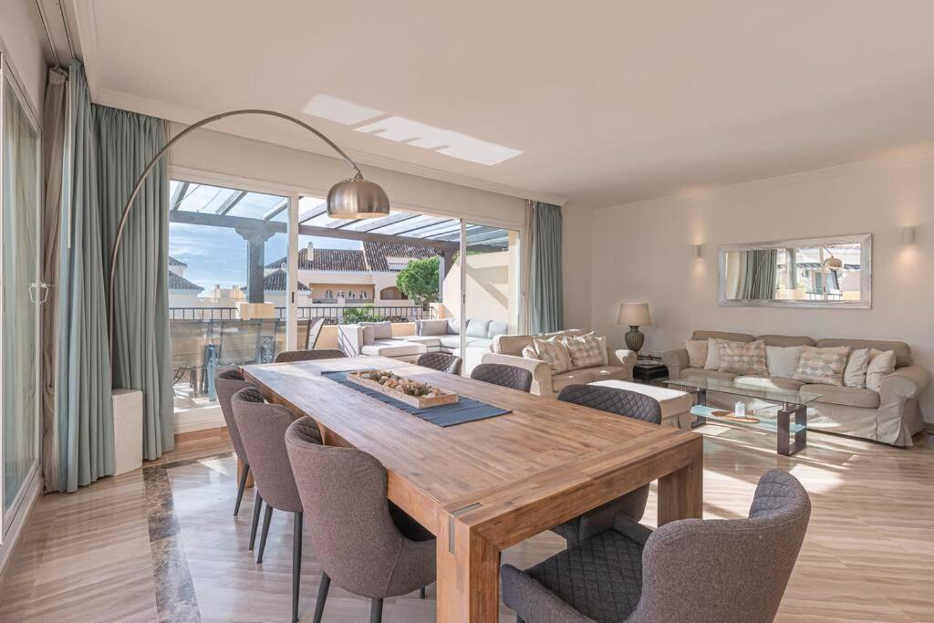 Amazing 4br Apart. Parking, Pool, Close To The Sea