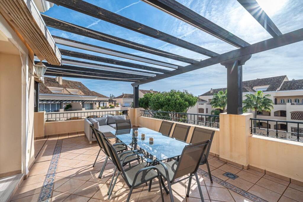 Amazing 4br Apart. Parking, Pool, Close To The Sea Apartment Marbella