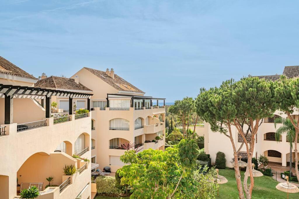Apartment Amazing 4br Apart. Parking, Pool, Close To The Sea *