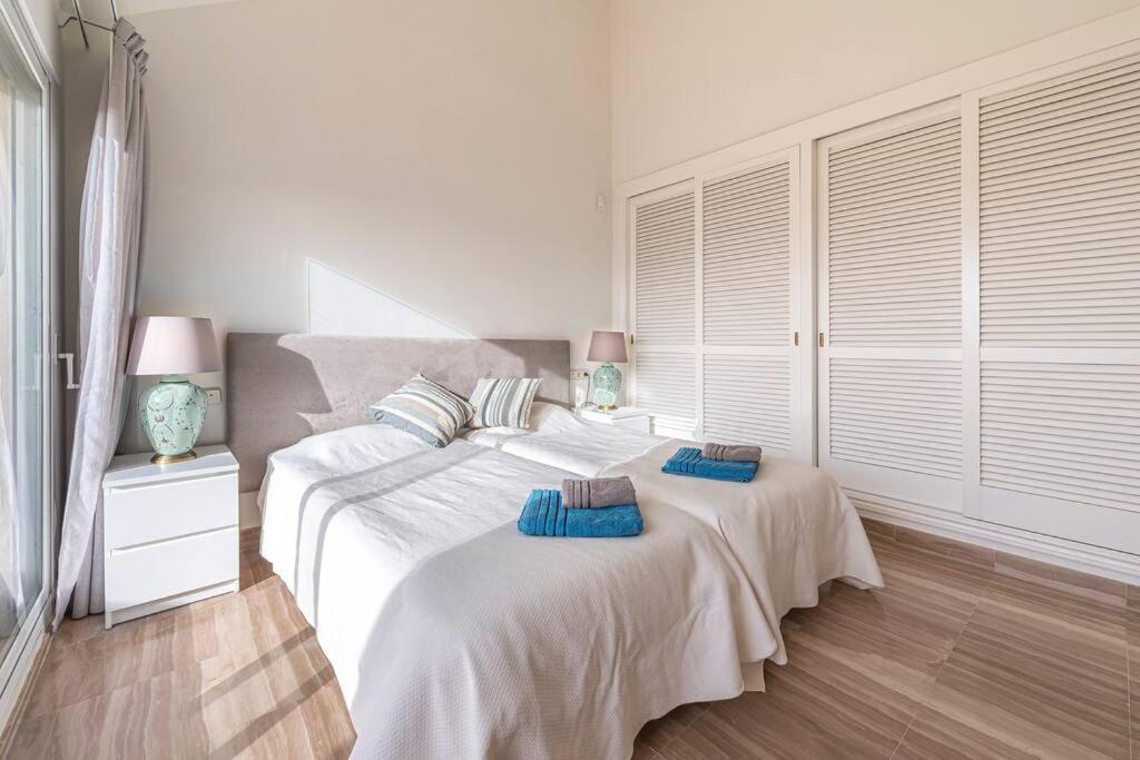 Amazing 4br Apart. Parking, Pool, Close To The Sea Apartment *