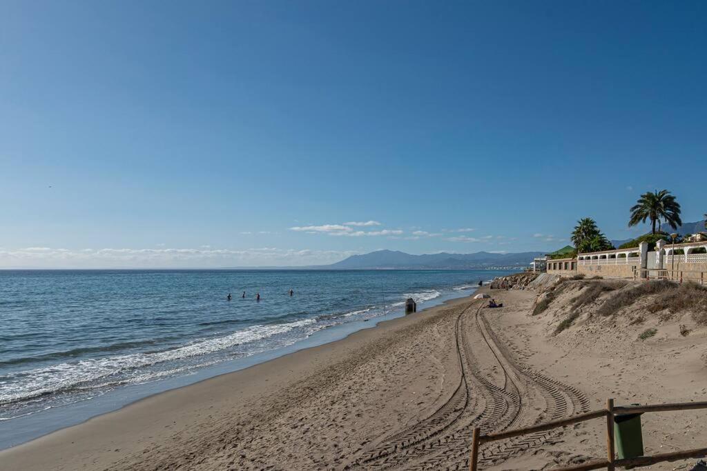 Apartment Amazing 4br Apart. Parking, Pool, Close To The Sea