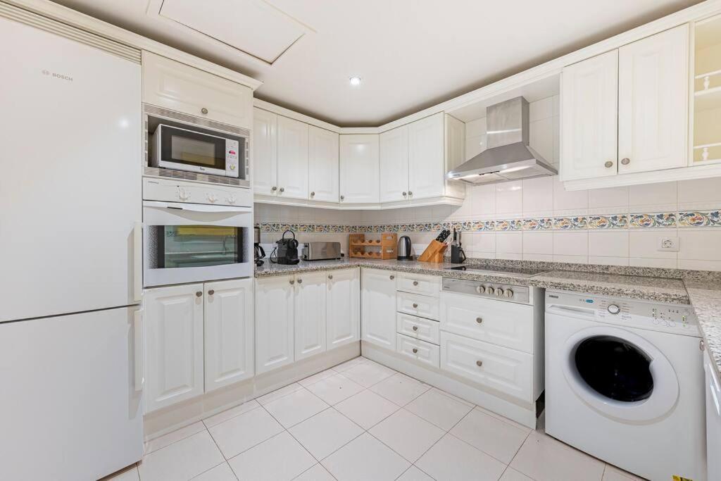 Amazing 4br Apart. Parking, Pool, Close To The Sea * Marbella