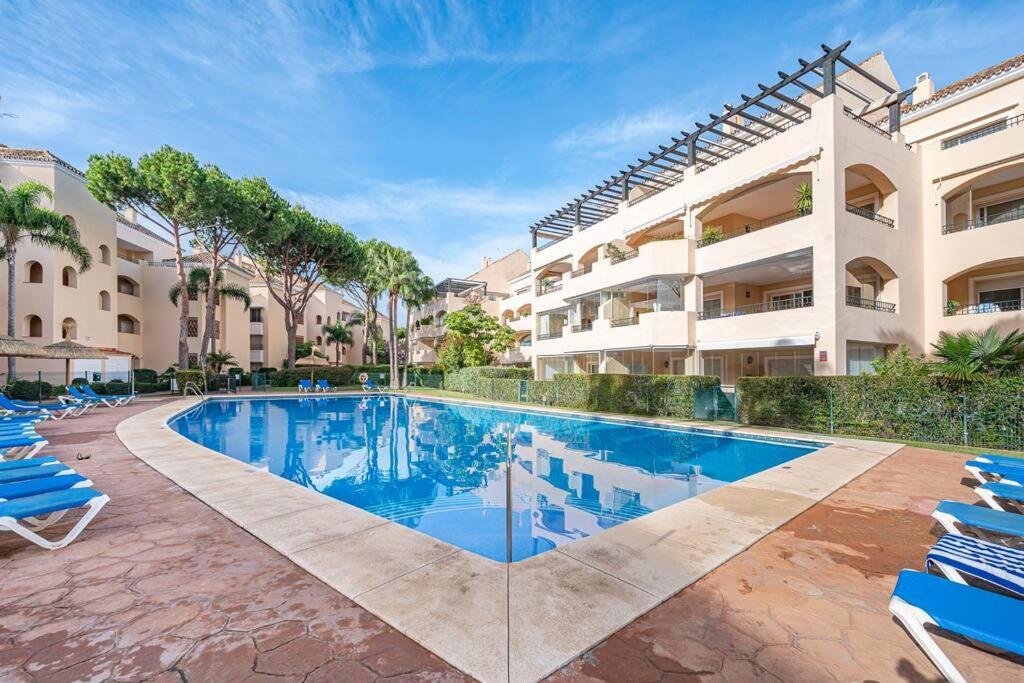 Amazing 4br Apart. Parking, Pool, Close To The Sea