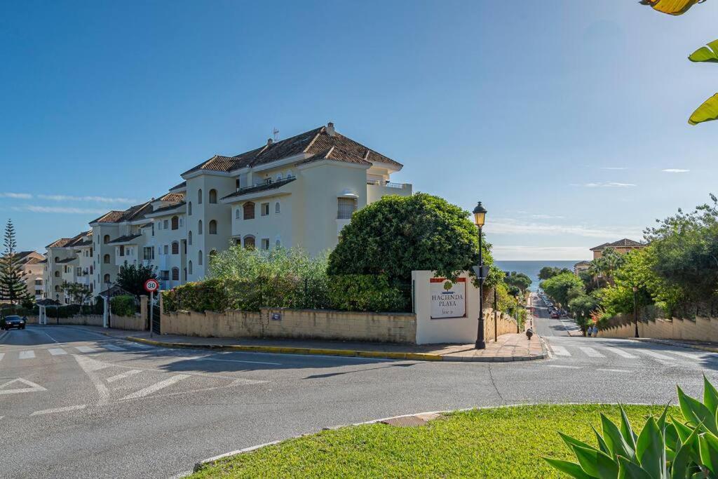 Apartment Amazing 4br Apart. Parking, Pool, Close To The Sea *