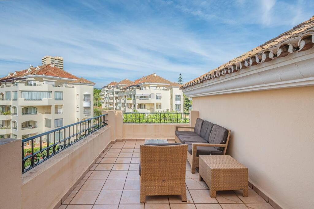 Amazing 4br Apart. Parking, Pool, Close To The Sea