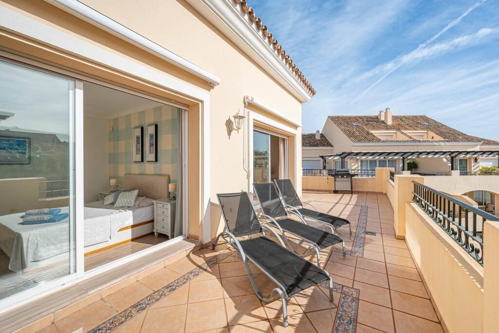 Apartment Amazing 4br Apart. Parking, Pool, Close To The Sea Marbella