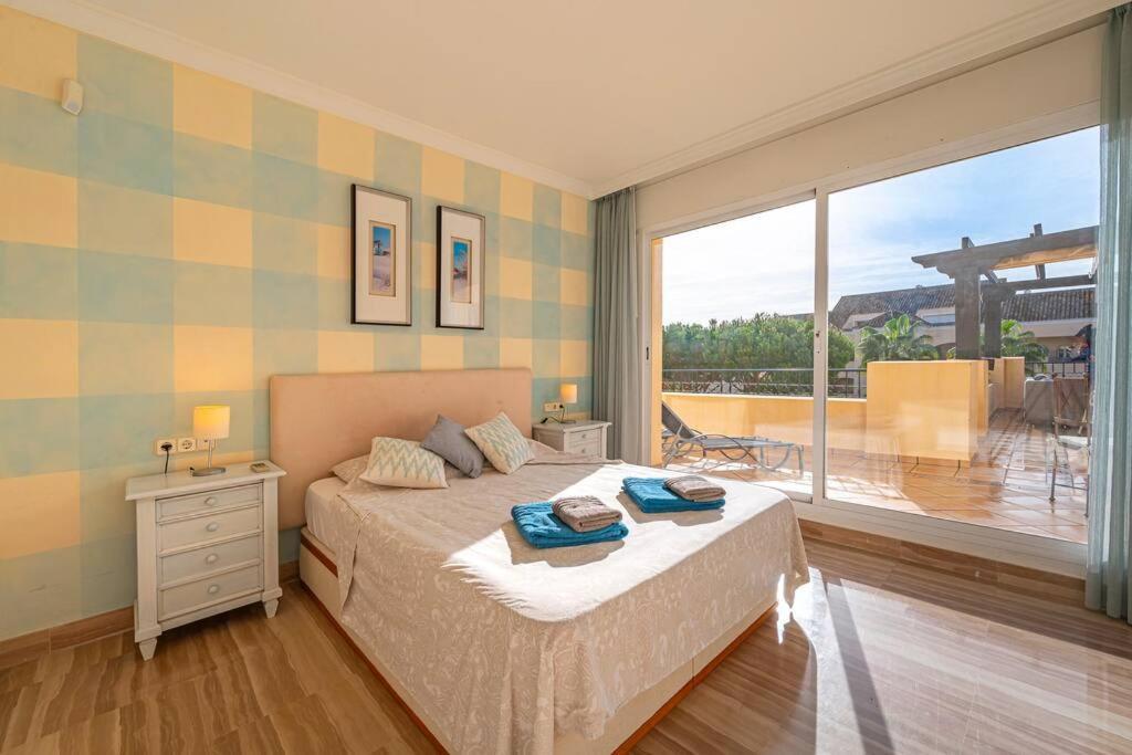 Apartment Amazing 4br Apart. Parking, Pool, Close To The Sea Marbella