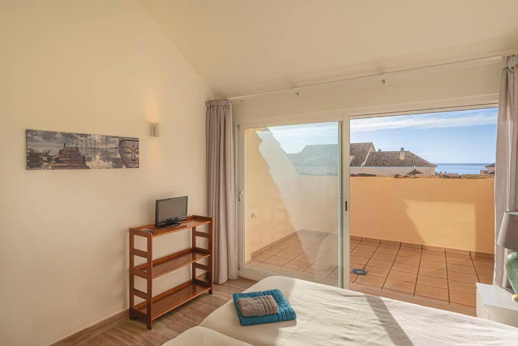 Apartment Amazing 4br Apart. Parking, Pool, Close To The Sea Marbella